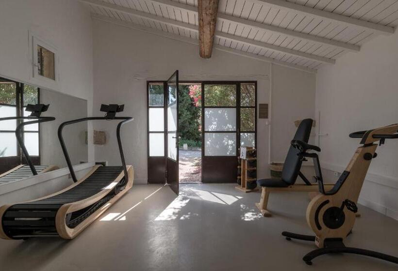 Отель Les Petites Maisons Hameau Des Baux