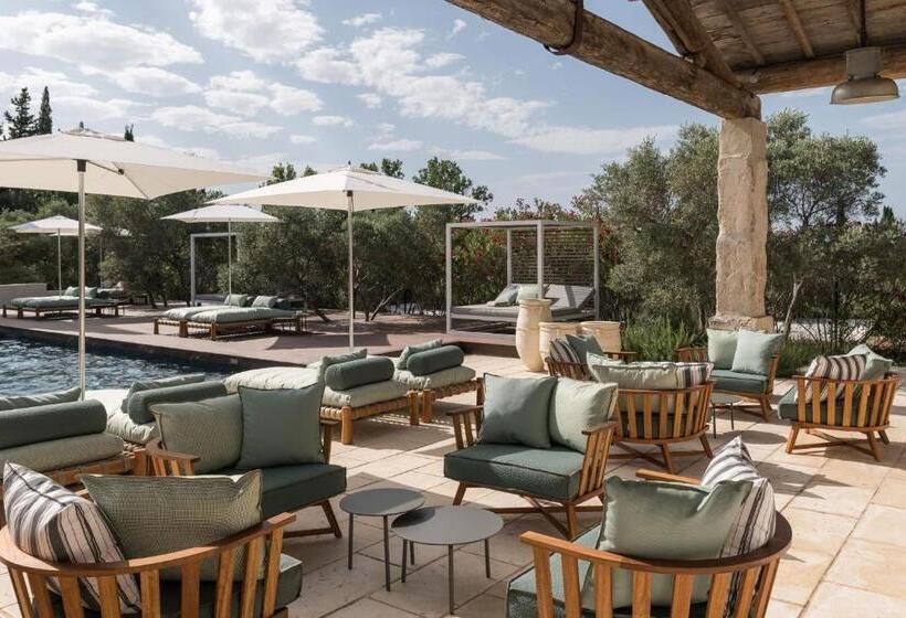 Отель Les Petites Maisons Hameau Des Baux