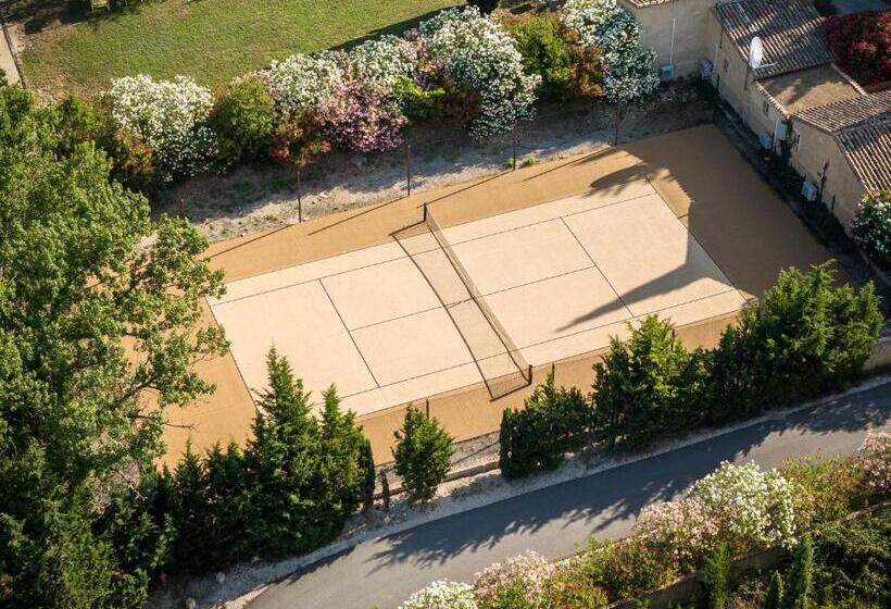 Отель Les Petites Maisons Hameau Des Baux