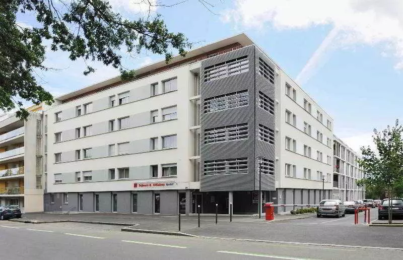 هتل Séjours & Affaires Rennes Villa Camilla