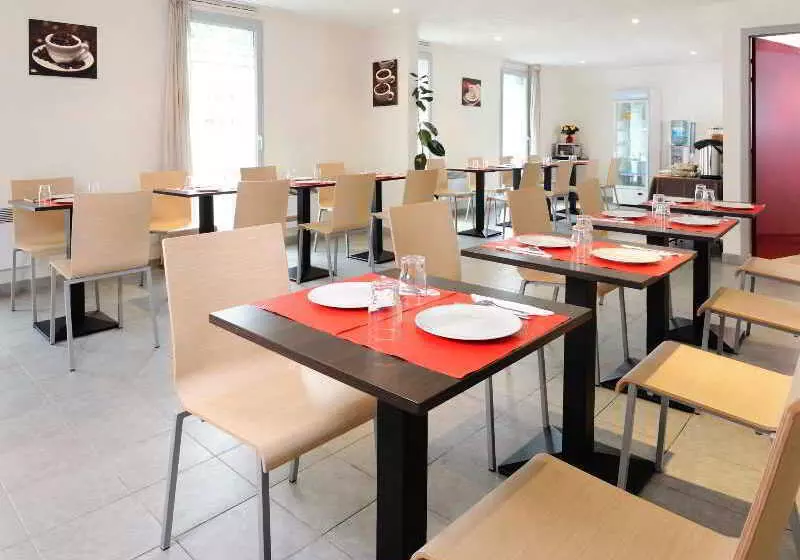 هتل Séjours & Affaires Rennes Villa Camilla