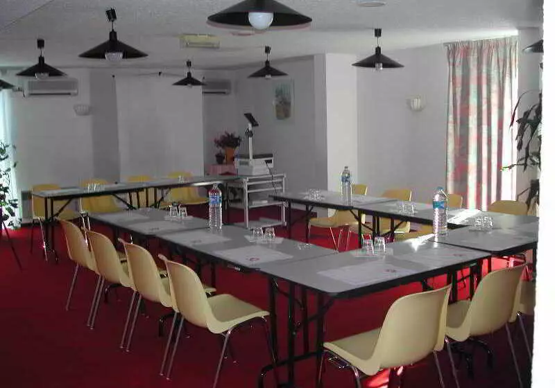 Отель The Originals City, Hôtel éden, Rouen Nord