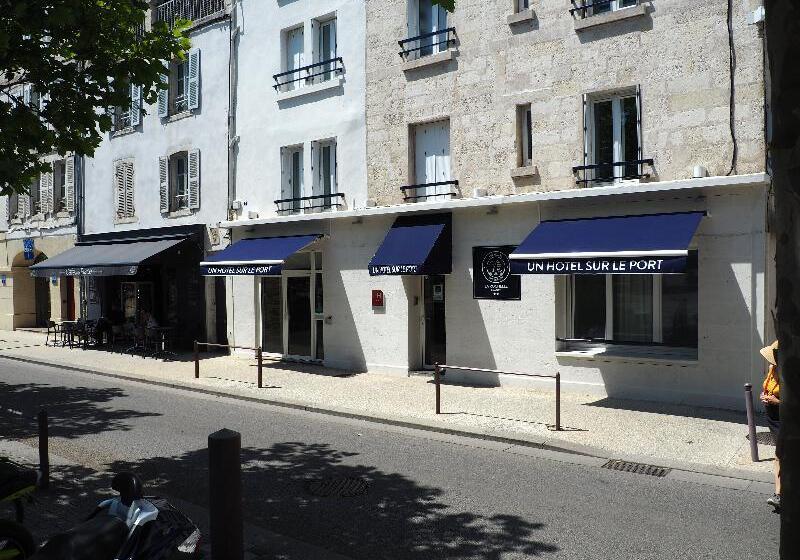 Un Hotel Sur Le Port