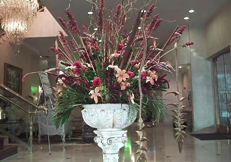 Jj Grand Hotel  Wilshire