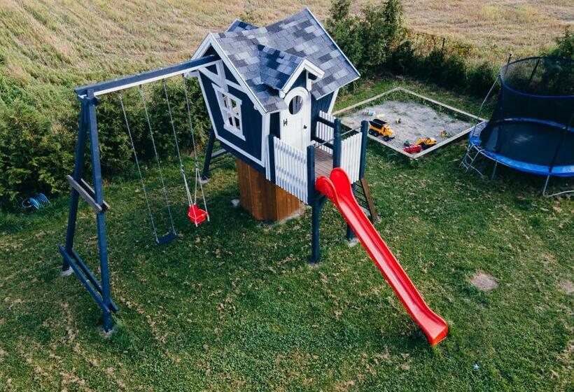 تختخواب و صبحانه Hygge Praid