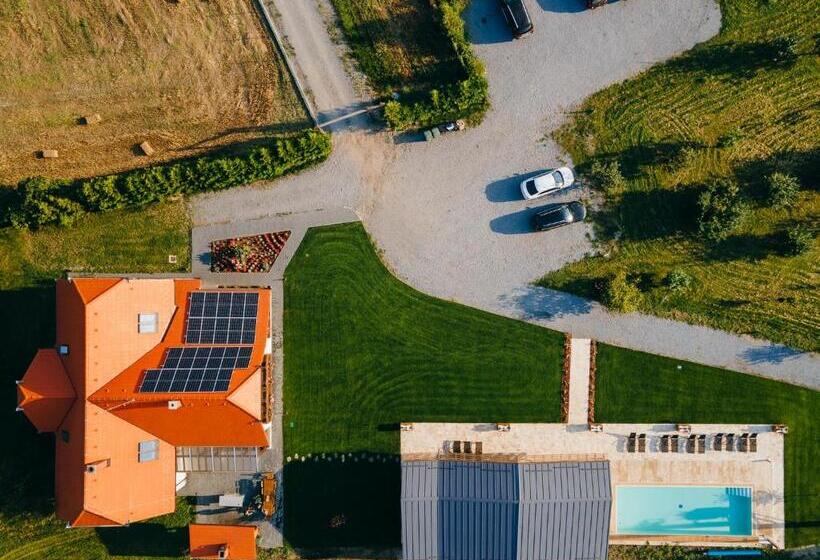 تختخواب و صبحانه Hygge Praid