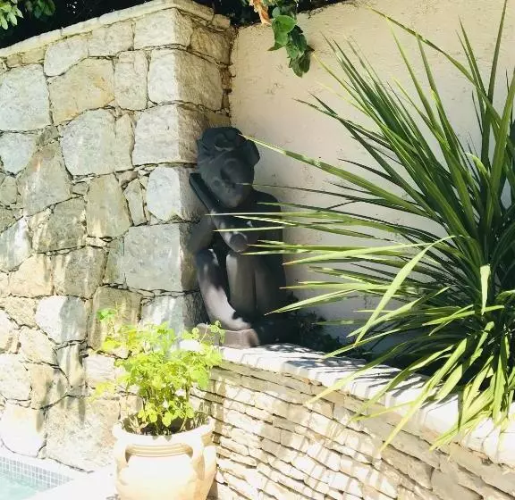 Aamiaismajoitus (B&B) Villa Mathis