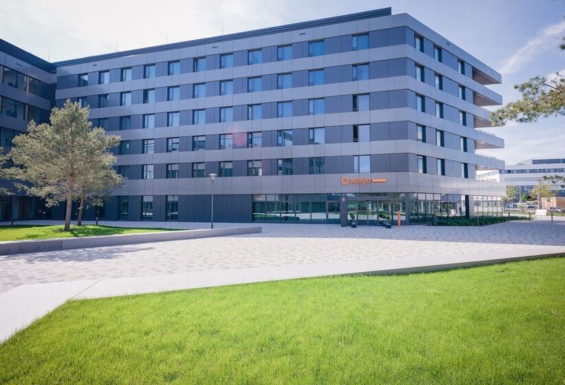Hotelli Adagio Access Stuttgart Airport Messe
