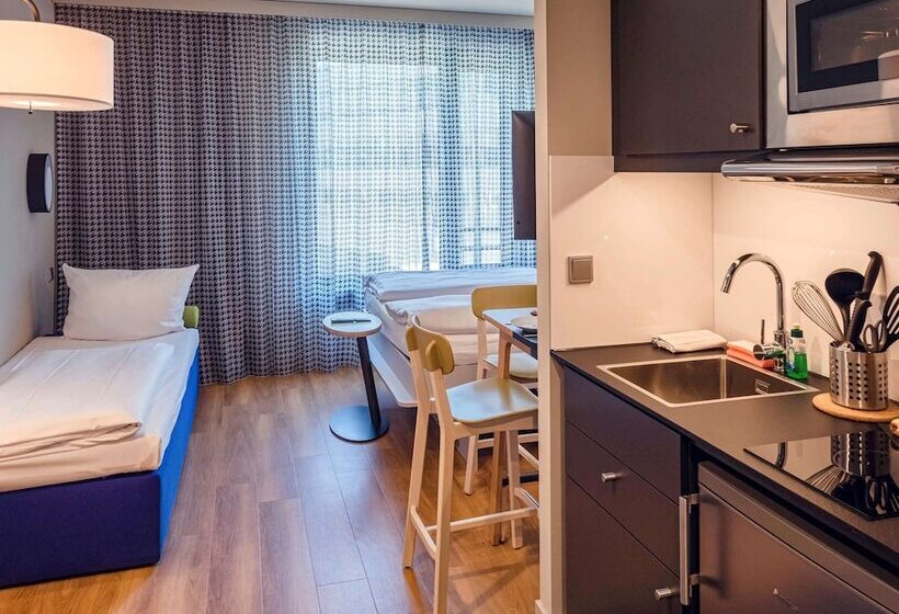 Hotelli Adagio Access Stuttgart Airport Messe