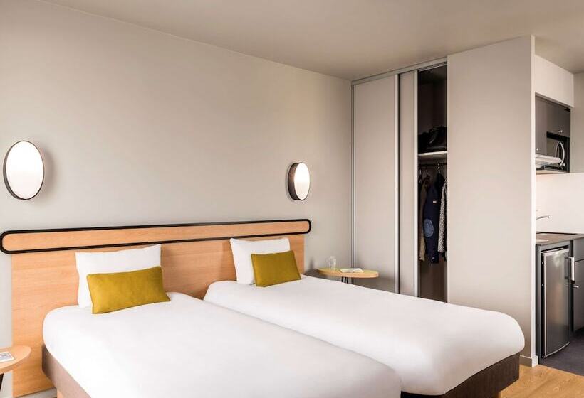 Hotelli Adagio Access Stuttgart Airport Messe