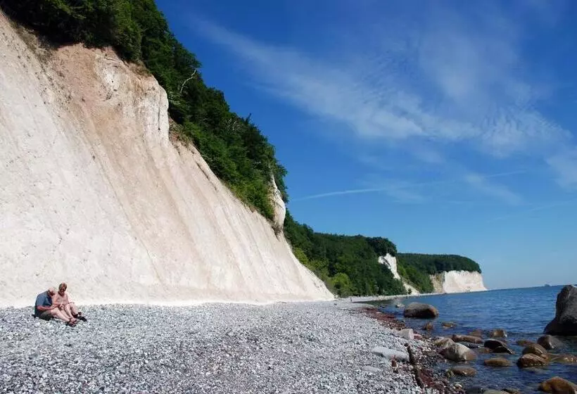 ホテル Pension Im Seebad Breege