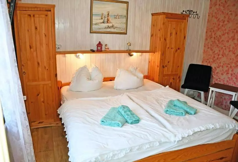 ホテル Pension Im Seebad Breege