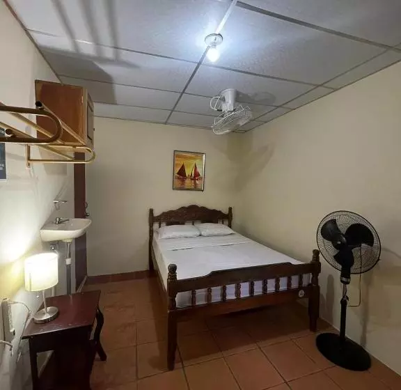 Retkeilymaja Hostal Los Chamos