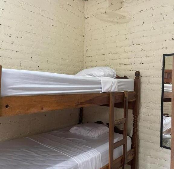 هاستل Hostal Los Chamos