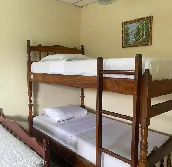 Retkeilymaja Hostal Los Chamos