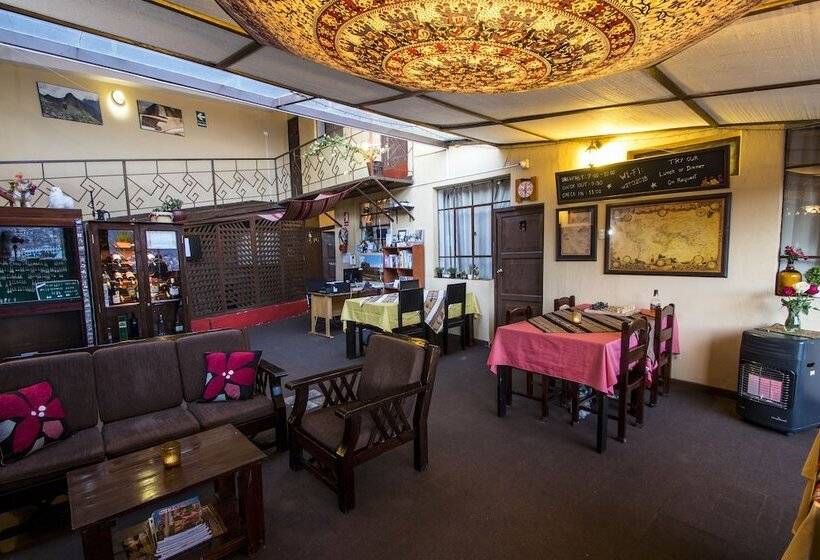 Szálló Hostal Wara Wara