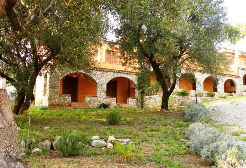 Capogrosso Residence