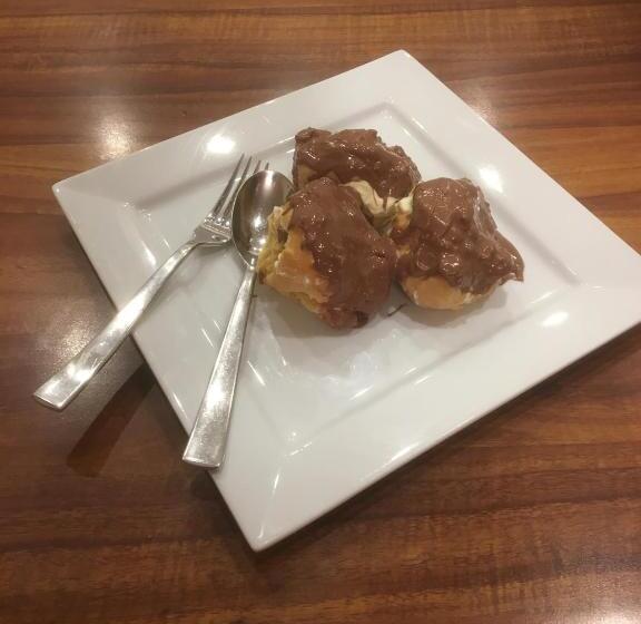 House On The Hill Bed And Breakfast