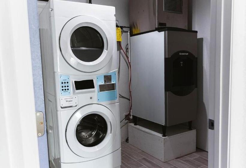 Motel 6 Bellville, Oh