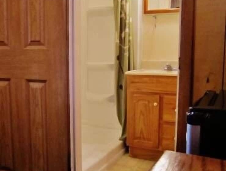 فندق على الطريق Dancing Bears Inn