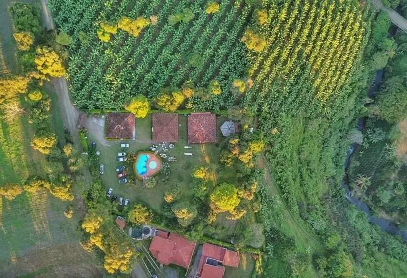 ペンション Finca Hotel Cabaña Fercho