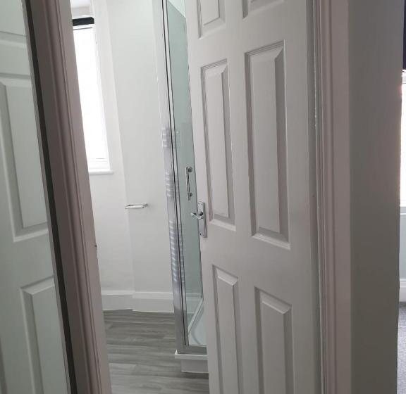 بنسيون No 27 Chapel Street Guest House