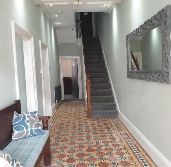 بنسيون No 27 Chapel Street Guest House