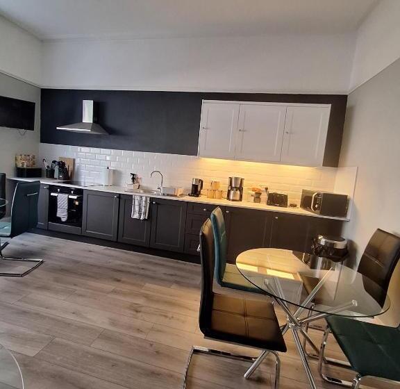 بنسيون No 27 Chapel Street Guest House