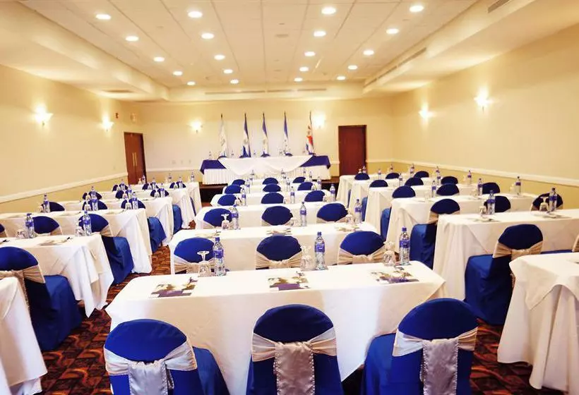 Hotel Doubletree By Hilton Managua