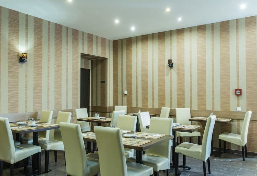 Central Hotel 21 And Apartments