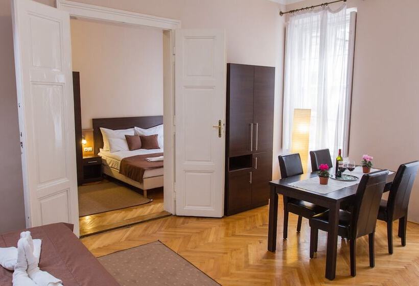 Central Hotel 21 And Apartments