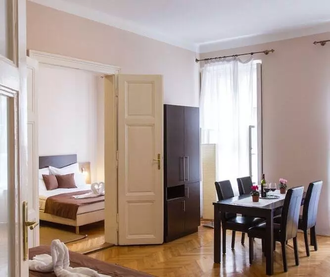 Central Hotel 21 And Apartments