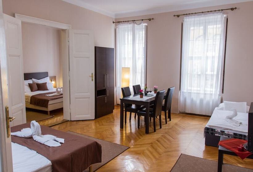 Central Hotel 21 And Apartments