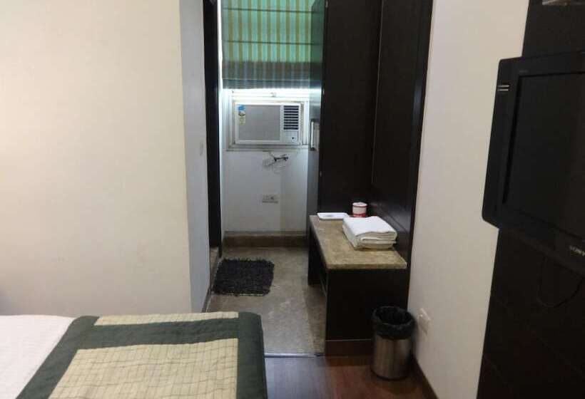 هتل Chanchal Continental