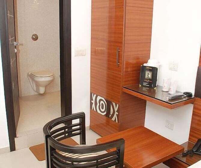 هتل Chanchal Continental