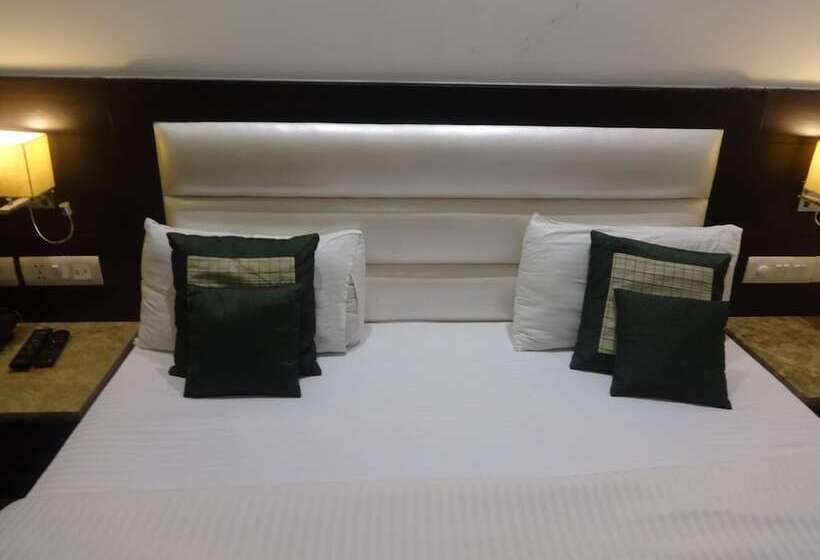 هتل Chanchal Continental