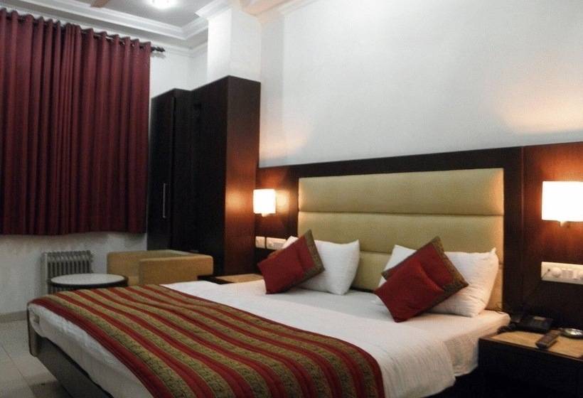 هتل Chanchal Continental