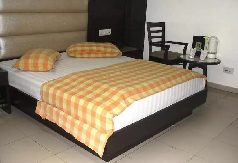 ホテル Chanchal Continental