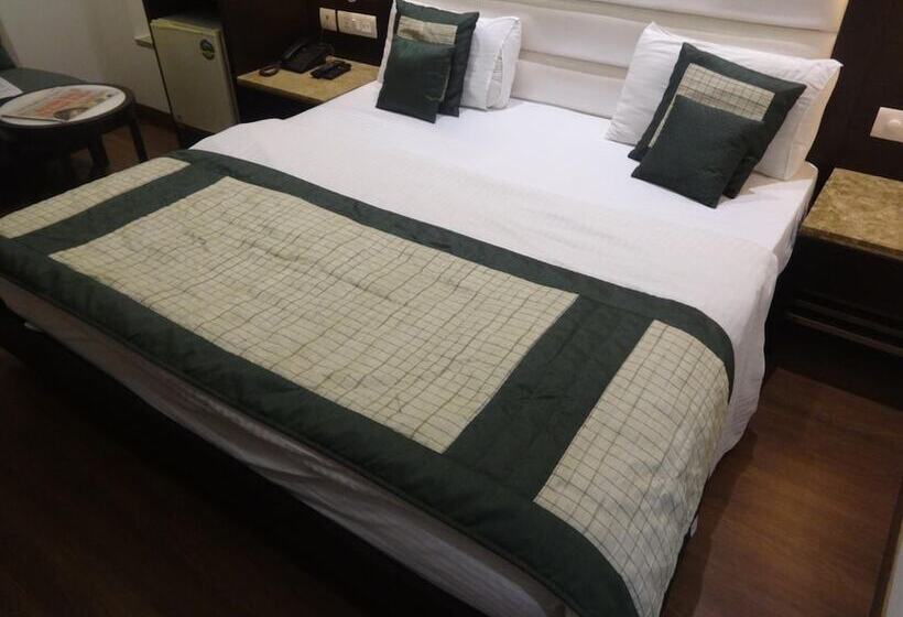 هتل Chanchal Continental