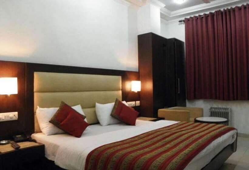 هتل Chanchal Continental