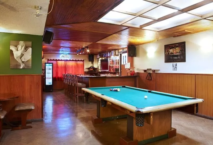 Charlies Place Hotel & Spa