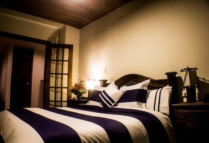 Charlies Place Hotel & Spa