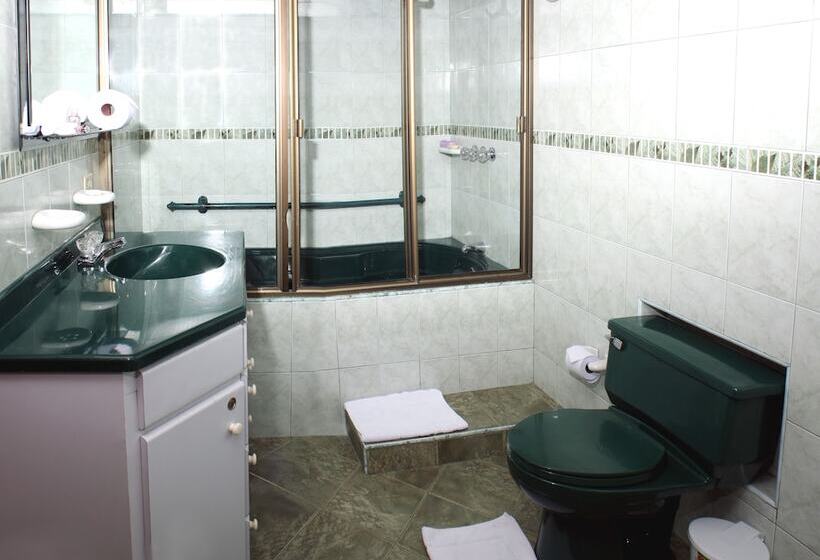 Charlies Place Hotel & Spa