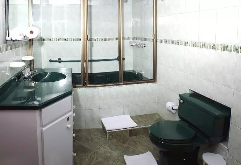 Charlies Place Hotel & Spa