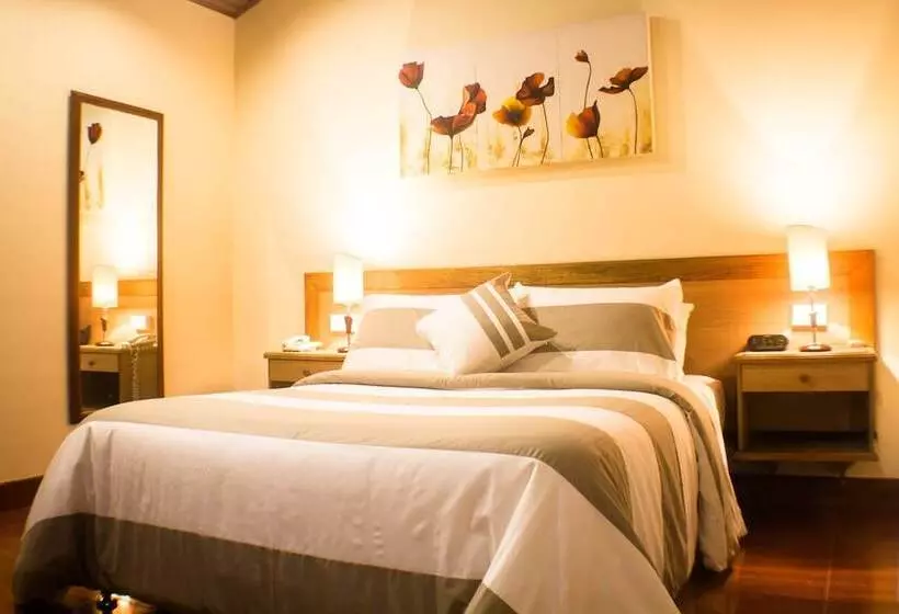 Charlies Place Hotel & Spa