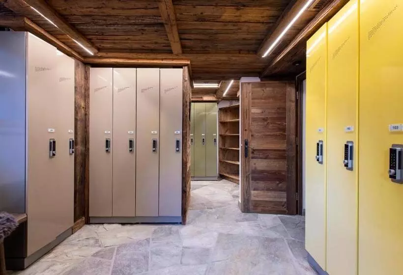 Отель Chesa Valese