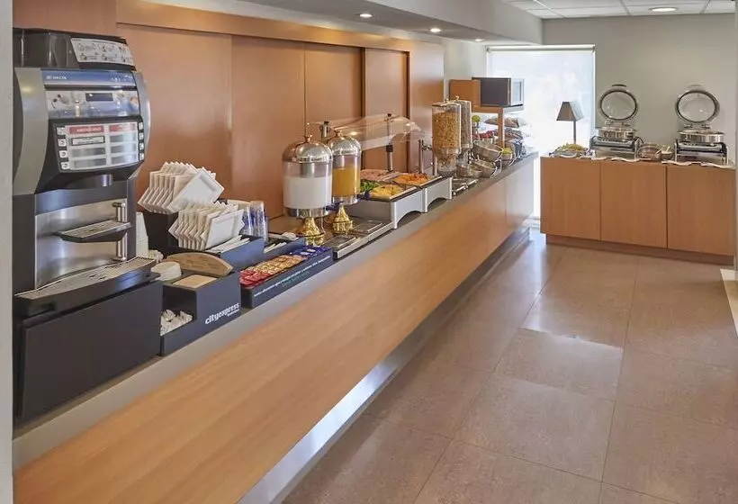 ホテル City Express By Marriott Mazatlan