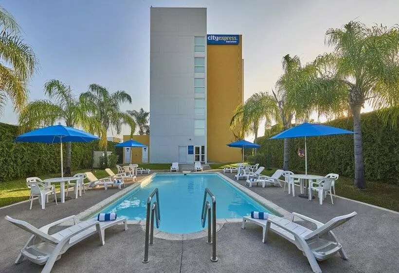 ホテル City Express By Marriott Mazatlan