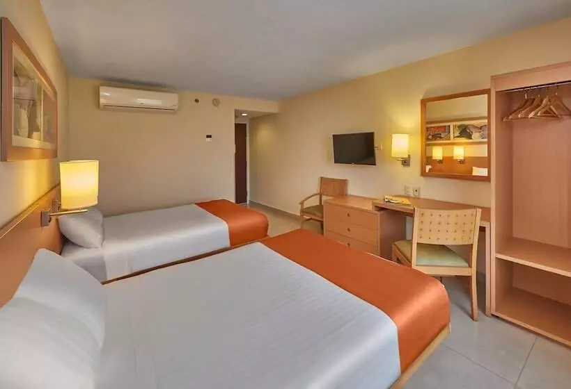 ホテル City Express By Marriott Mazatlan