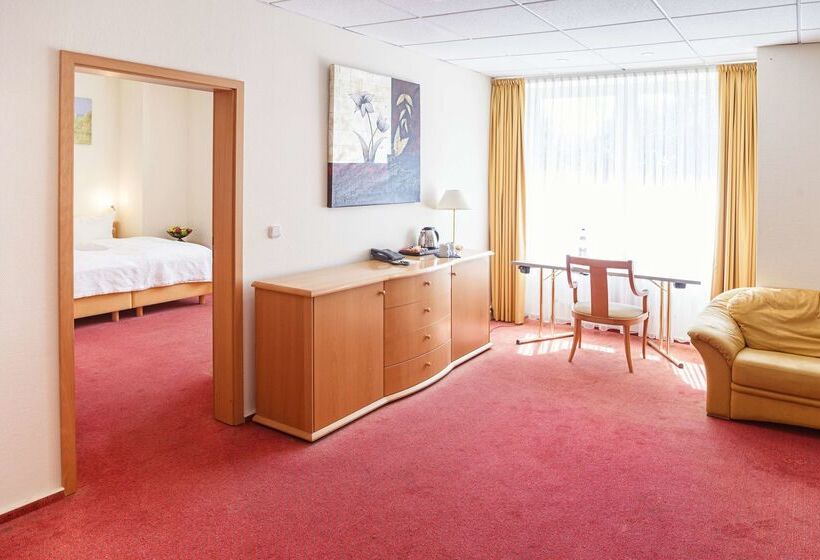 בית מלון כפרי Dänischer Hof Altenholz By Tulip Inn